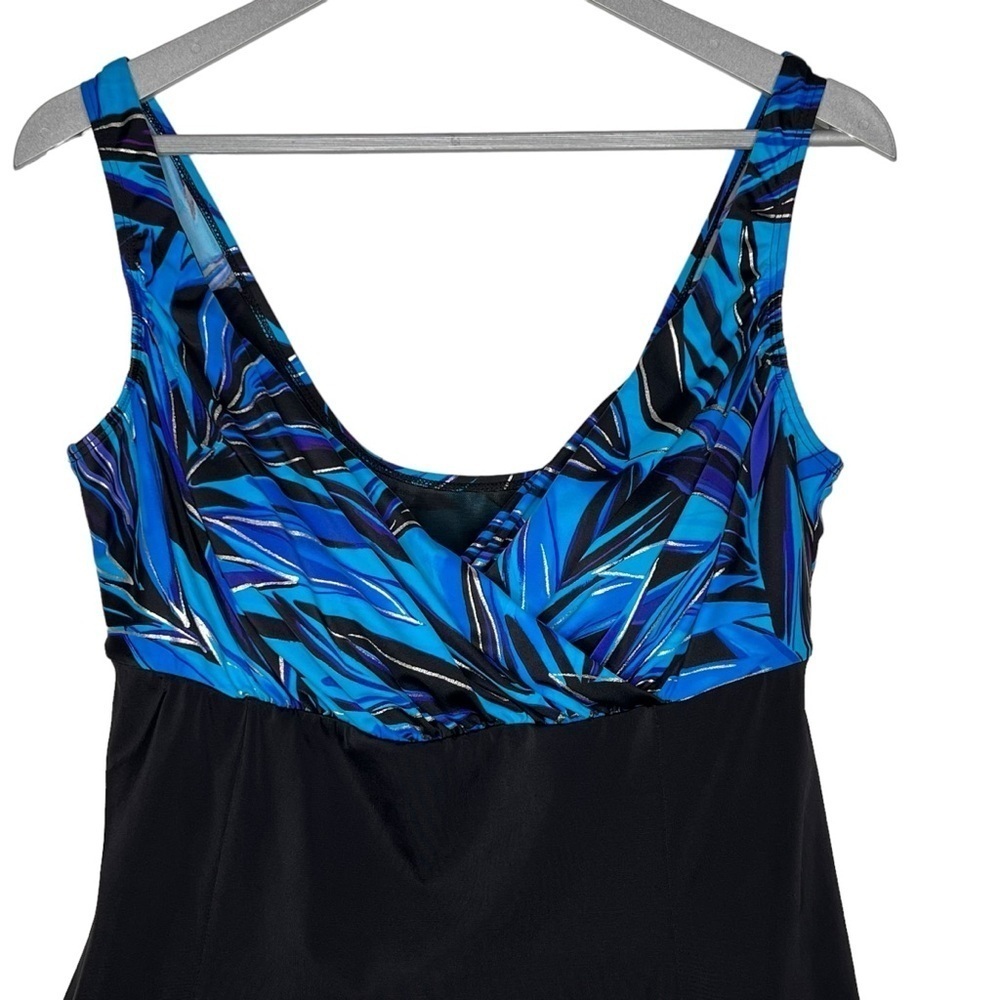 Longitude Skirted Swim Dress Size 10 Black Blue Print Long Torso Straight Back - Picture 9 of 13